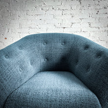 Load image into Gallery viewer, Navas Contemporary Club Chair
