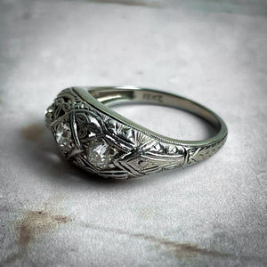 1930's Vintage Filigree White Gold 18K Diamond Ring